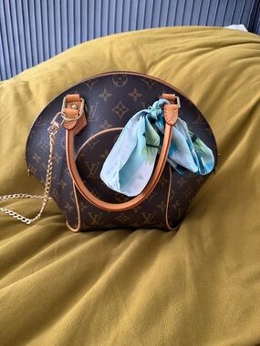 Louis Vuitton Monogram Ellipse pm